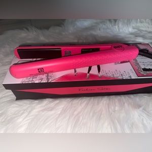 Brilliance New York Ceramic Flat Iron (Hot Pink/Black) with Europlug (EU)